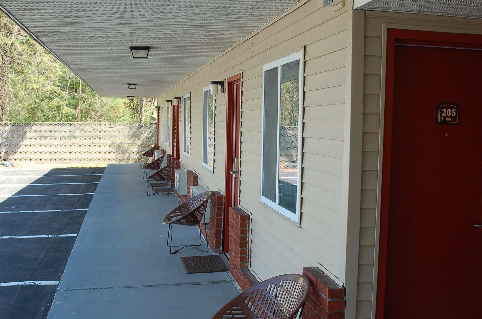 Blue Sky Inn Glens Falls-Saratoga-Lake George Extérieur photo