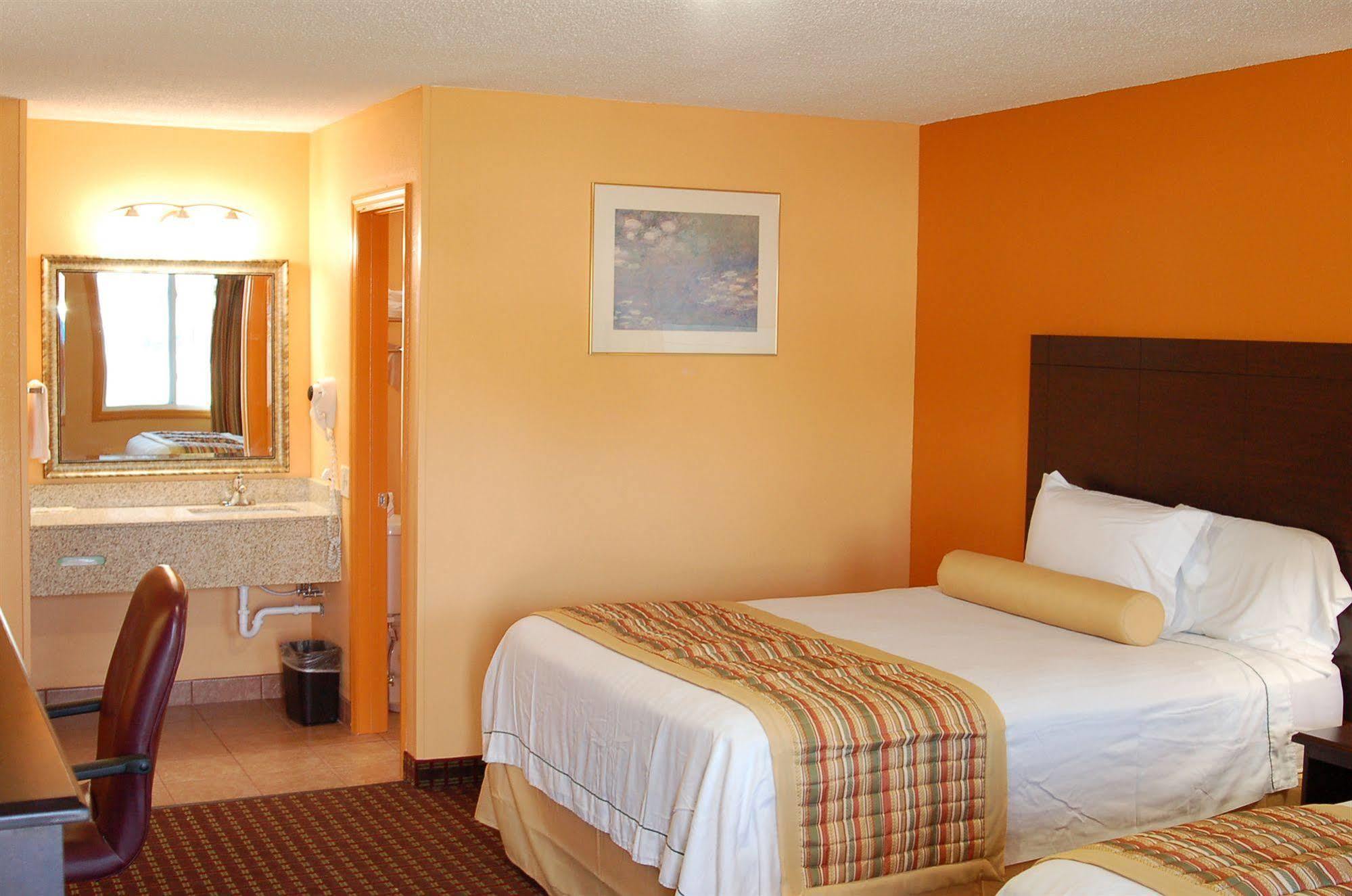 Blue Sky Inn Glens Falls-Saratoga-Lake George Extérieur photo